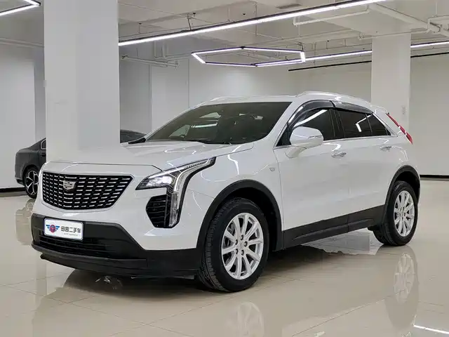 CADILLAC XT4