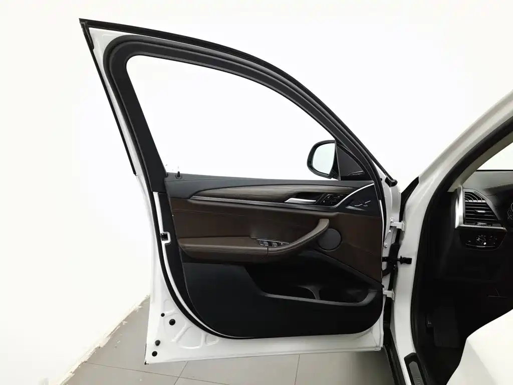 BMW X3 — миниатюра 8