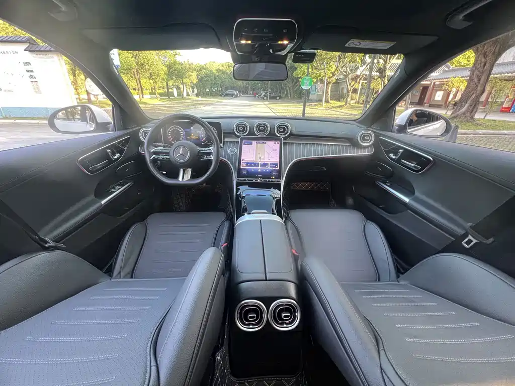 Mercedes-Benz C-Class 2023 — фото 8