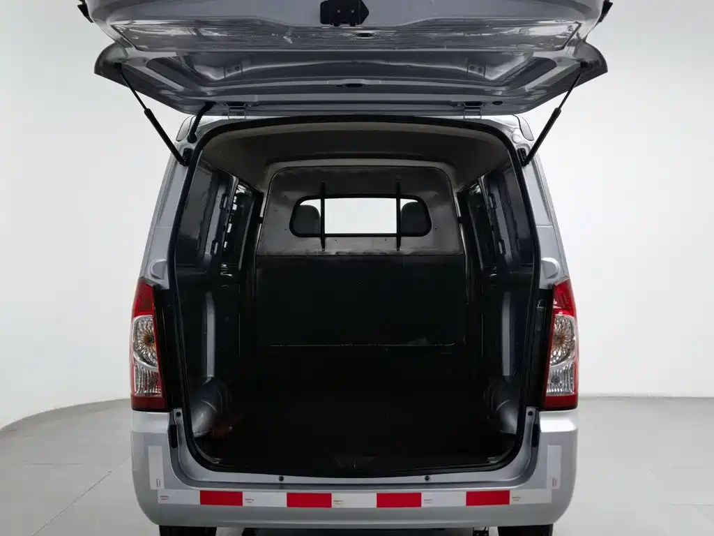 Wuling Rongguang S — миниатюра 16