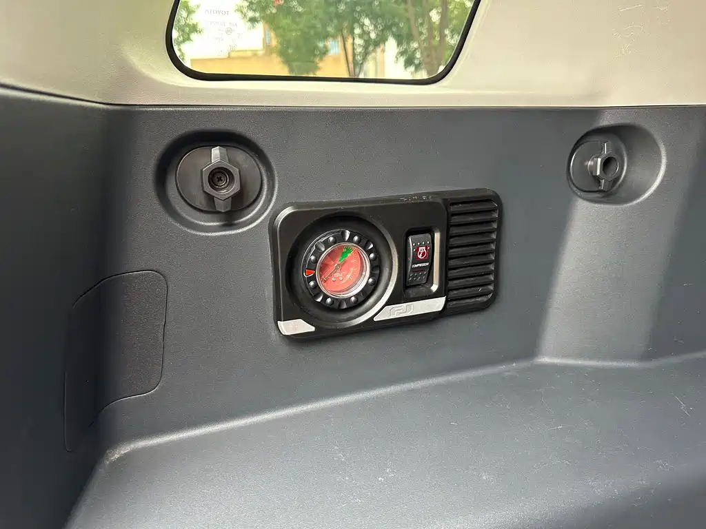 Toyota FJ Cruiser — миниатюра 12