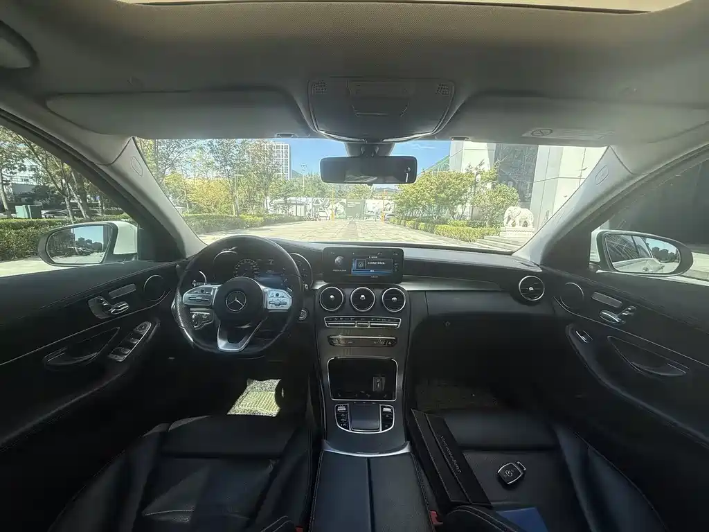 Mercedes-Benz C-Class — миниатюра 7