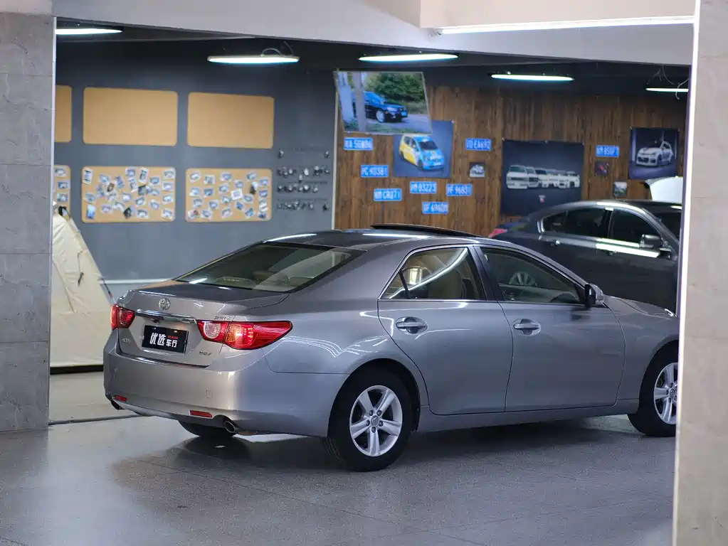 Toyota Reiz — миниатюра 4