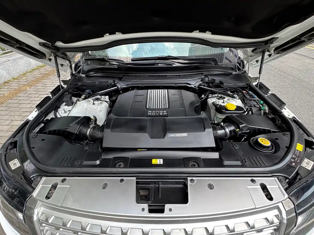 Land Rover Range Rover — миниатюра 22