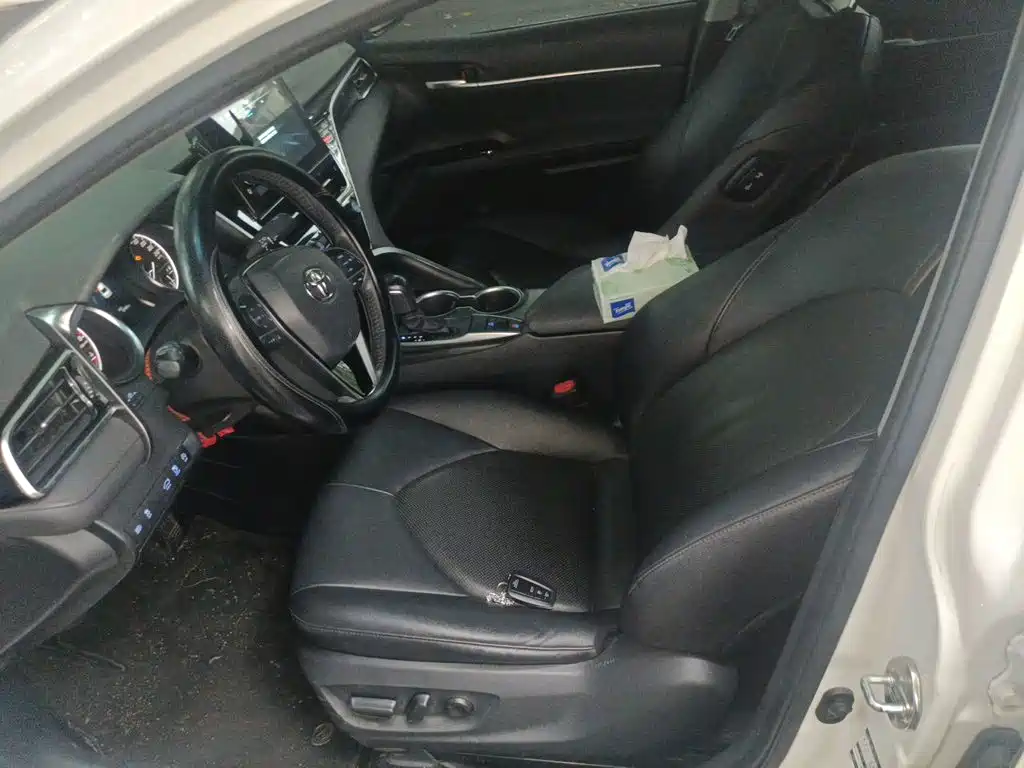 Toyota Camry — миниатюра 11