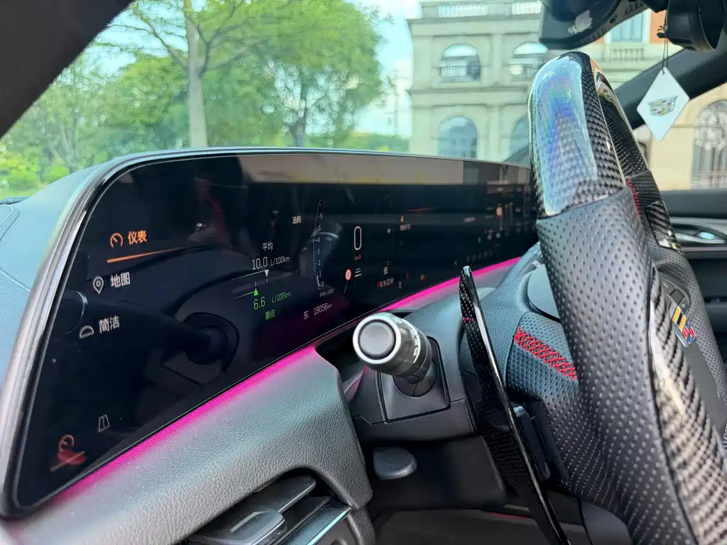 Cadillac CT5 — миниатюра 13