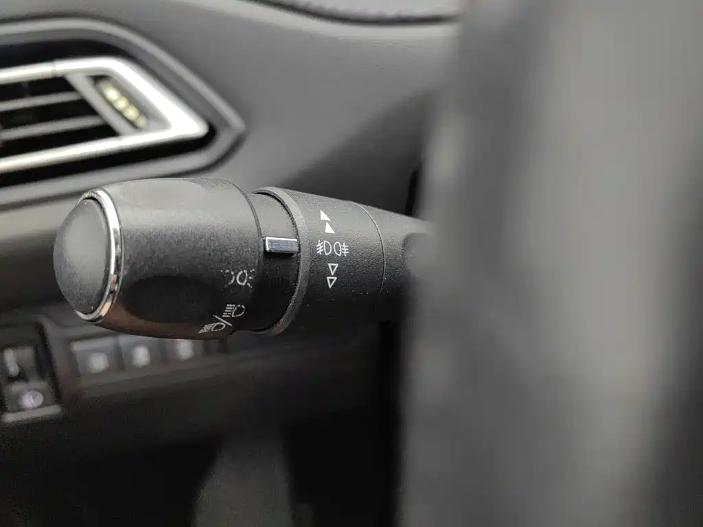 Peugeot 308 — миниатюра 21
