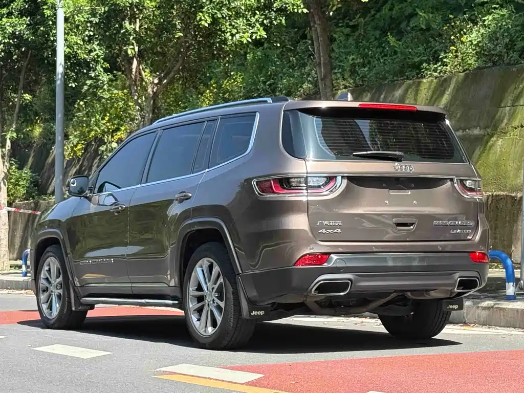 Jeep Grand Commander — миниатюра 5