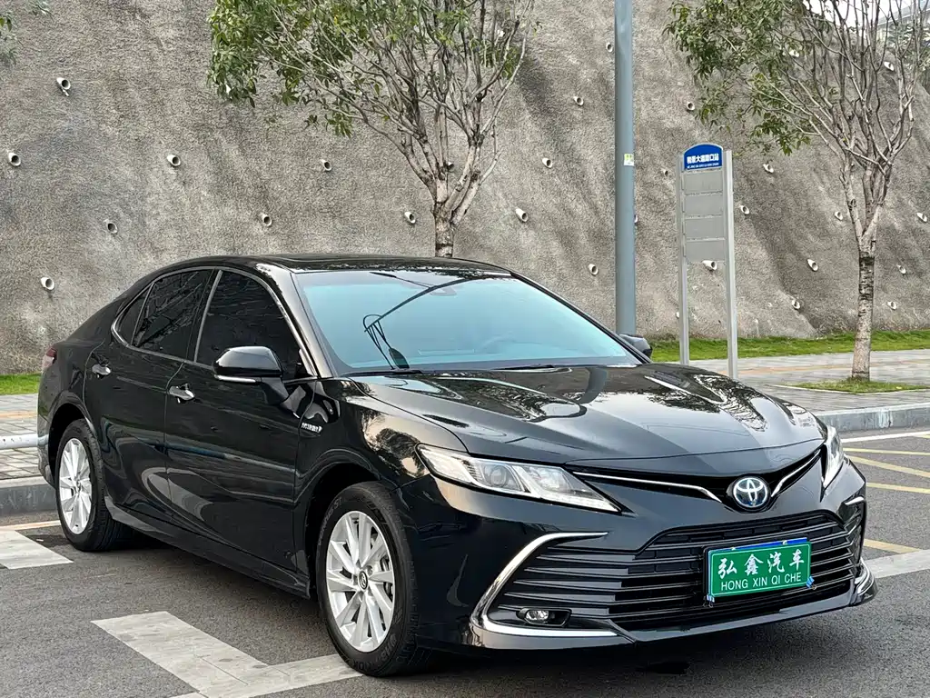 TOYOTA CAMRY