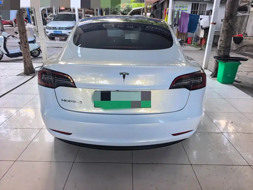 Tesla Model 3 — миниатюра 11