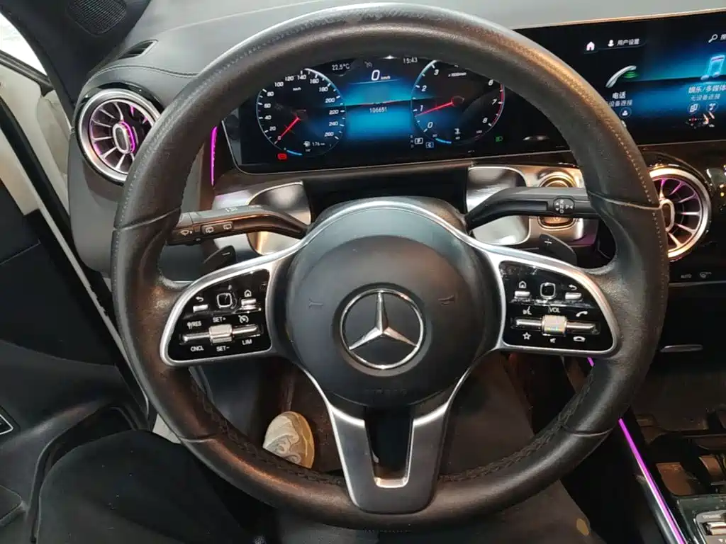 Mercedes-Benz GLB — миниатюра 11