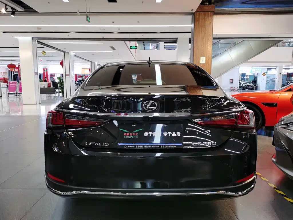 Lexus ES — миниатюра 4