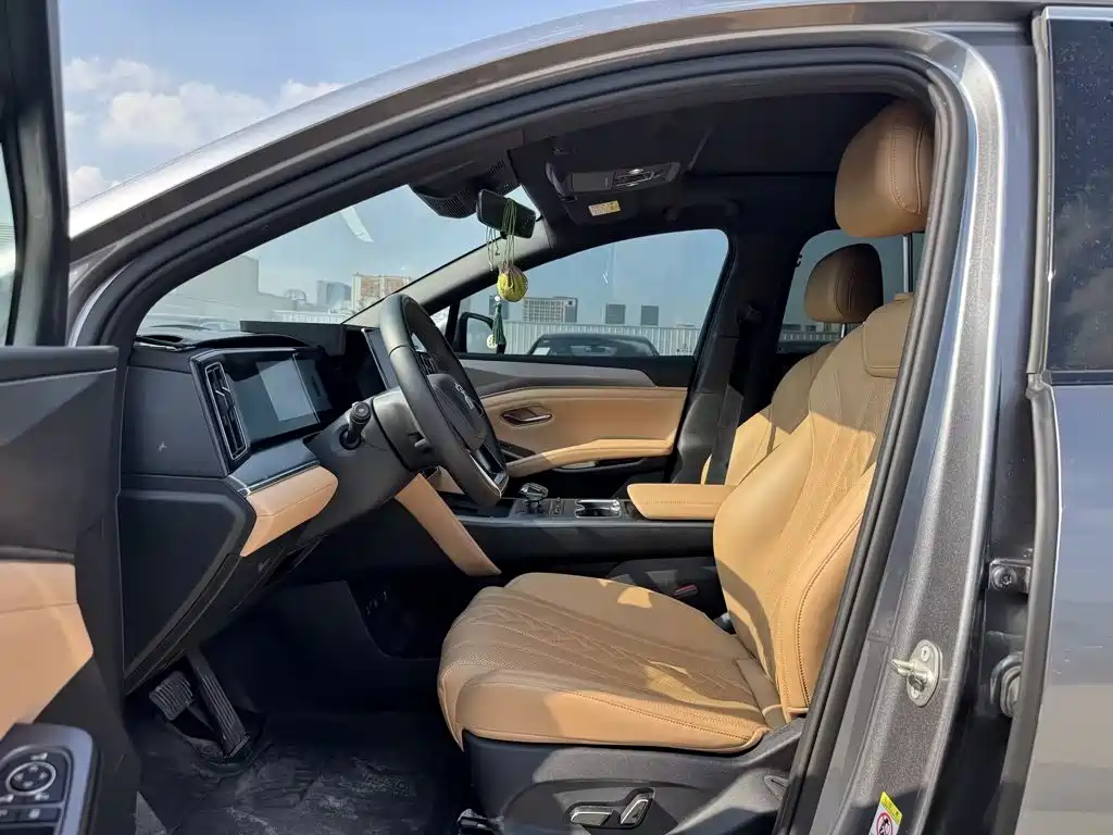 BYD L DM-i — миниатюра 12