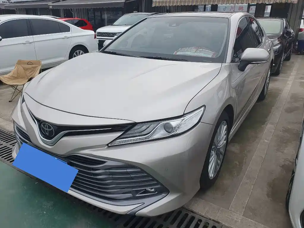 TOYOTA CAMRY