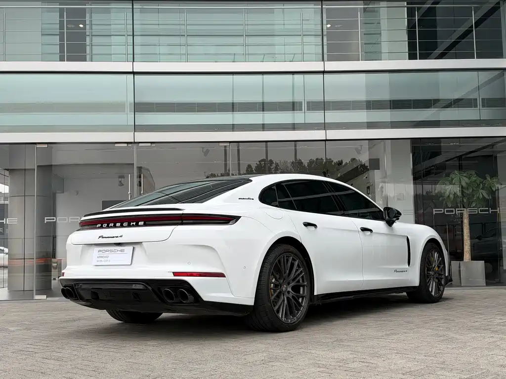 Porsche Panamera — миниатюра 6