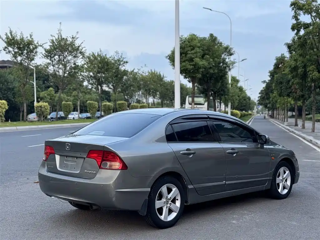Honda Civic — миниатюра 13