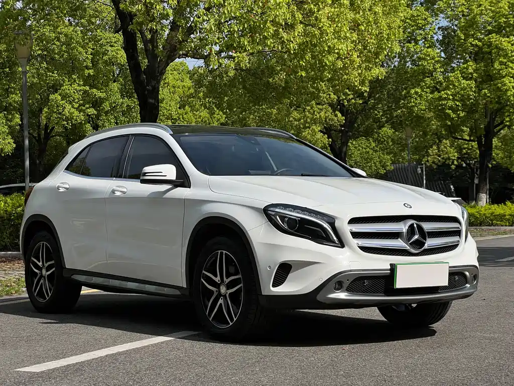 Mercedes-Benz GLA 2016 GLA 200 Fashion