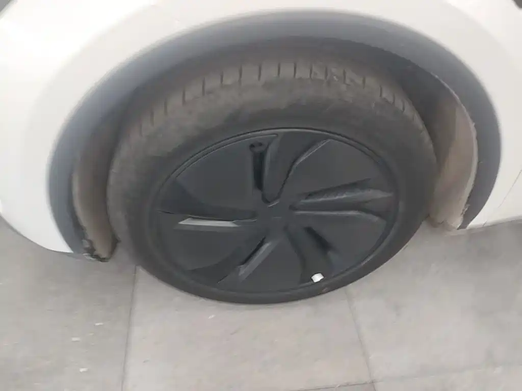 Tesla Model Y — миниатюра 23