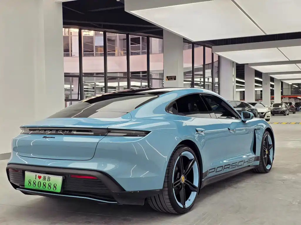 Porsche Taycan — миниатюра 7