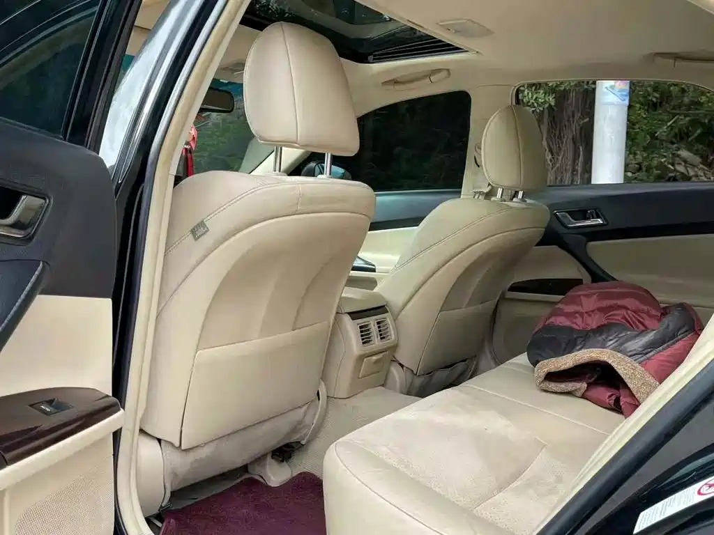 Toyota Reiz — миниатюра 6