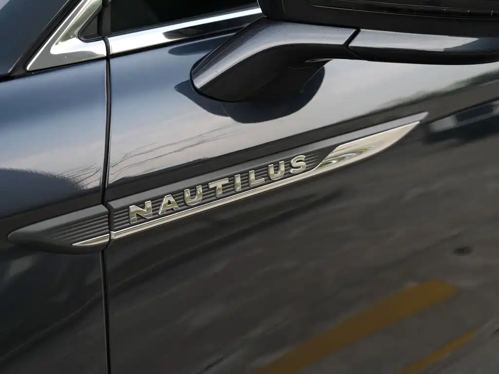 Lincoln Nautilus 2021 2.0T Premium