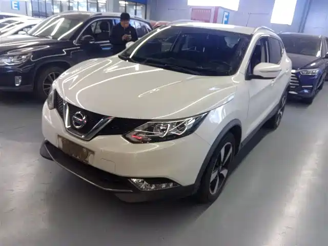 NISSAN QASHQAI 2019
