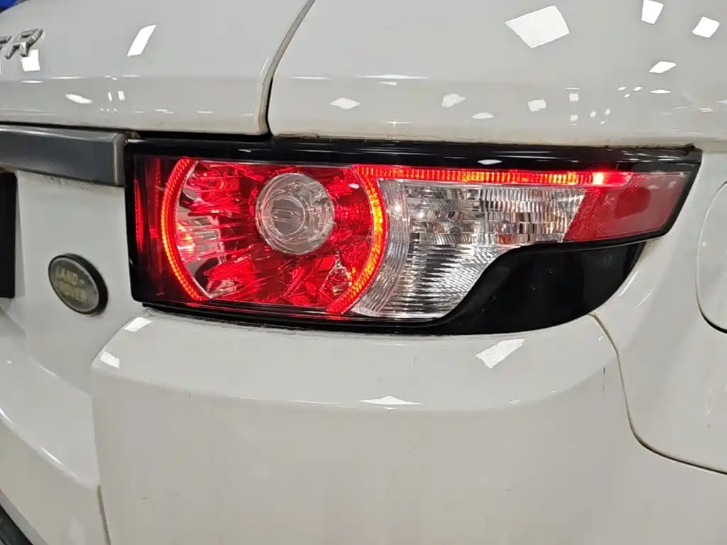 Land Rover Evoque — миниатюра 8