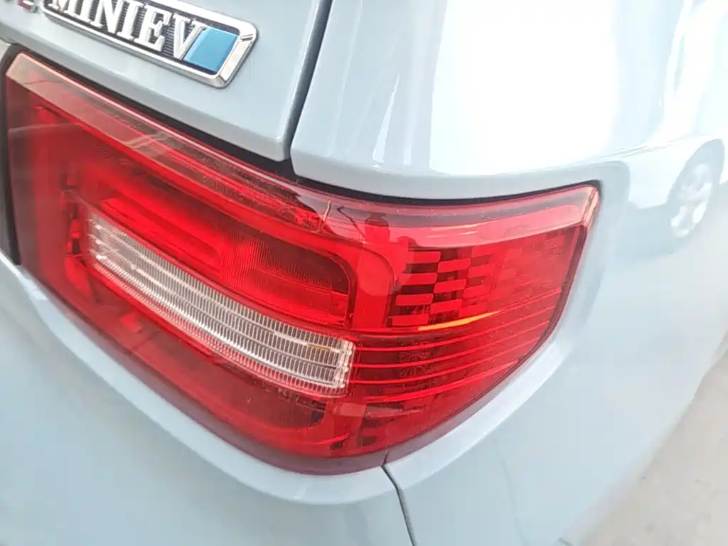 Wuling MINIEV — миниатюра 8