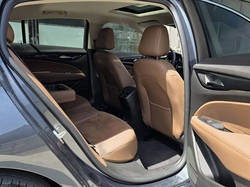 Buick Regal — миниатюра 10