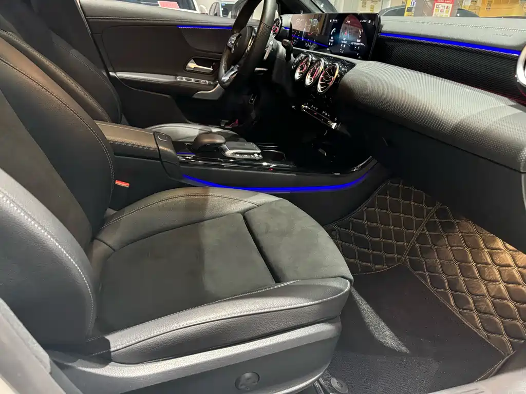 Mercedes-Benz A-Class — миниатюра 7