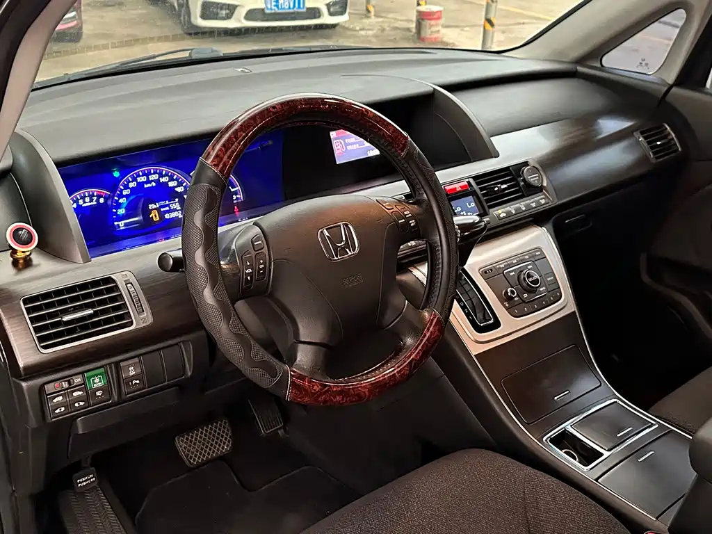 Honda Elysion — миниатюра 16