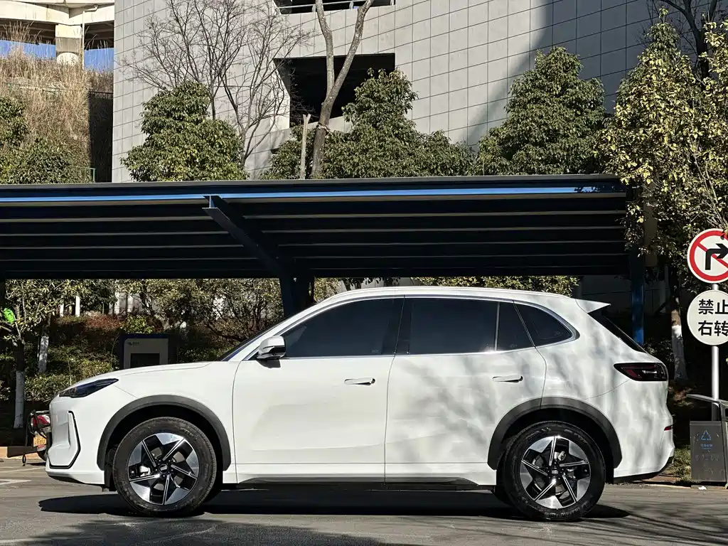 GEELY GALAXY GALAXY E5