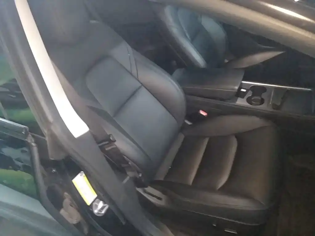 Tesla Model 3 — миниатюра 25