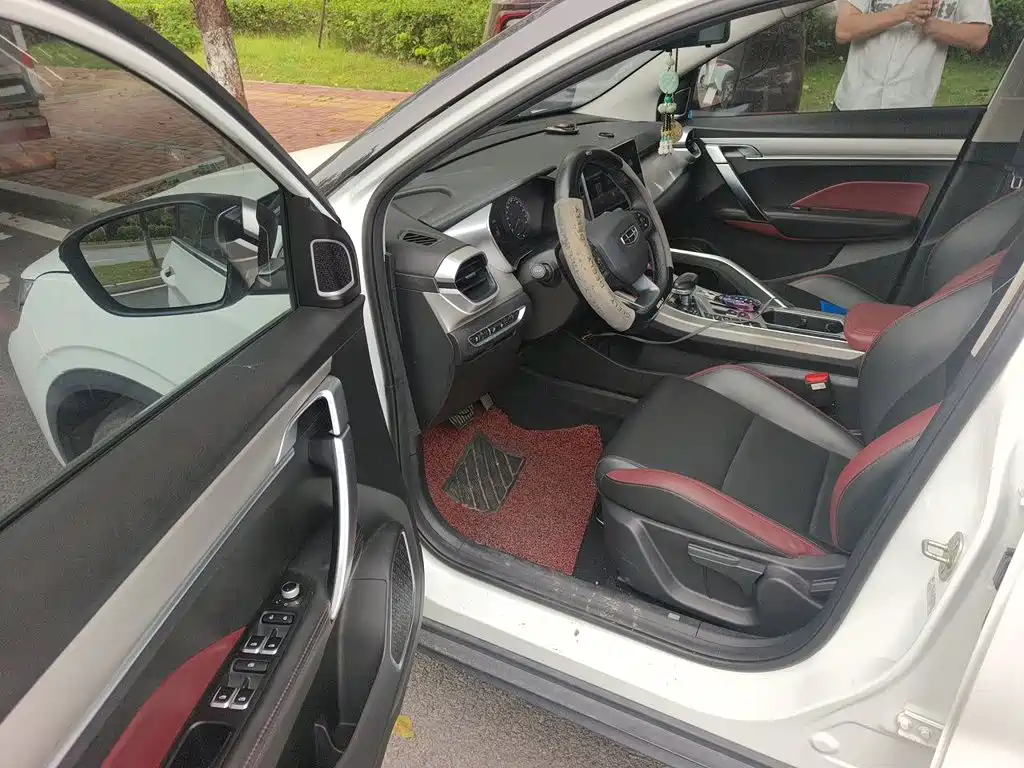 Geely Binyue — миниатюра 12