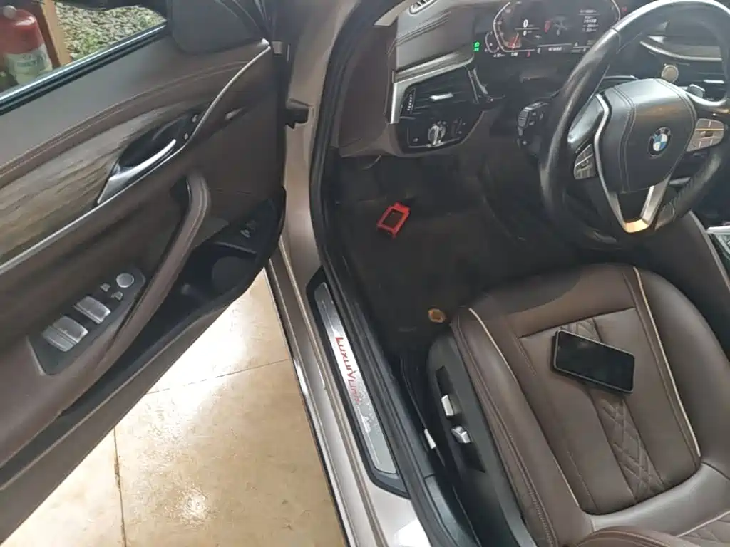 BMW 5 Series — миниатюра 16