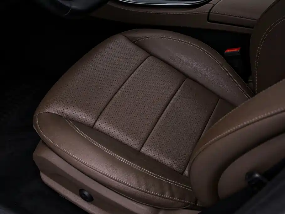 Mercedes-Benz E-Class — миниатюра 16