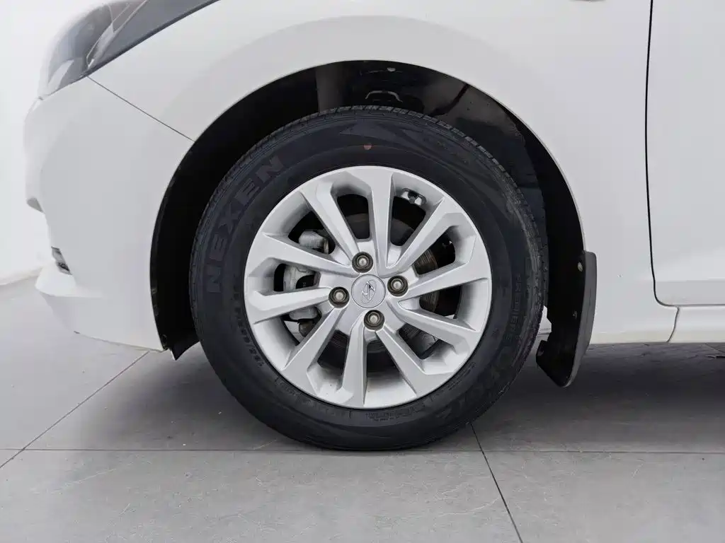 Hyundai Verna — миниатюра 17