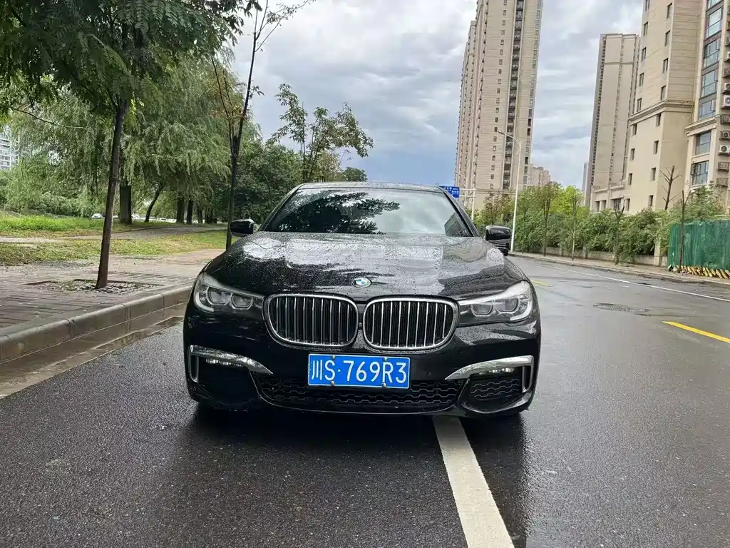 BMW 7 SERIES