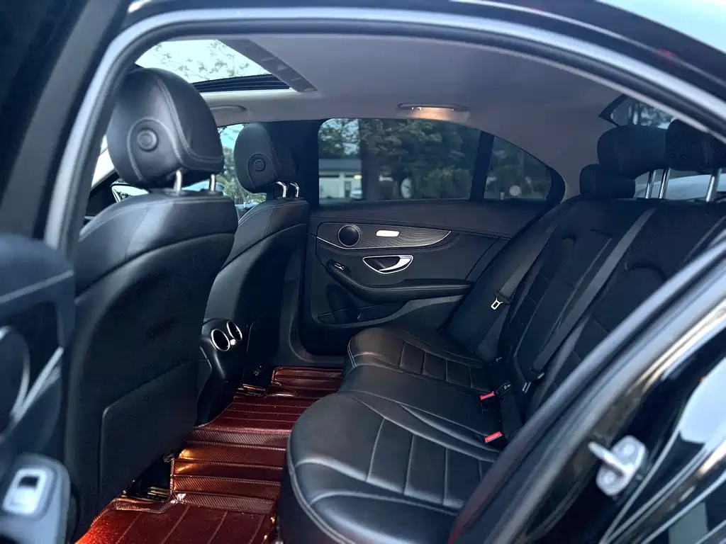 Mercedes-Benz C-Class — миниатюра 10