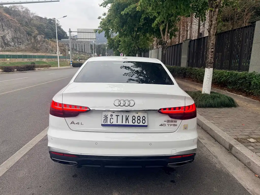 AUDI A4L