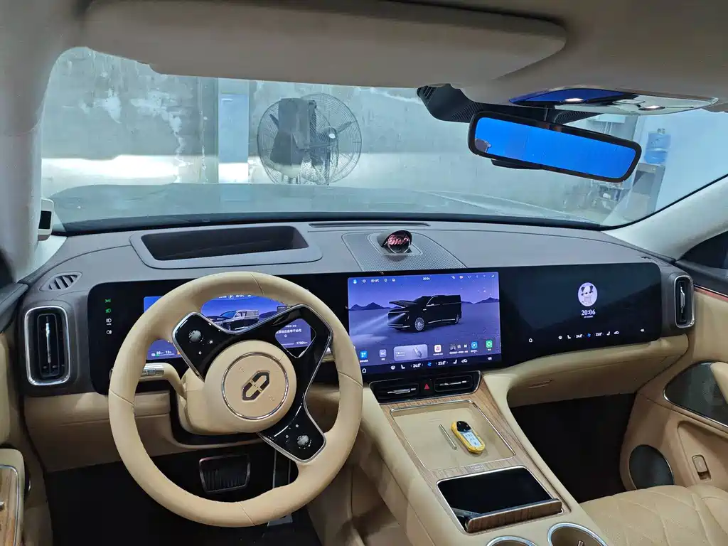 AITO ASK THE WORLD M8