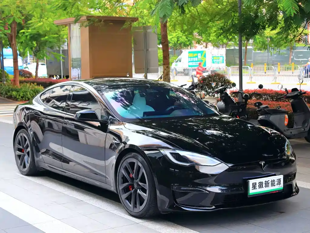 Tesla Model S — миниатюра 3