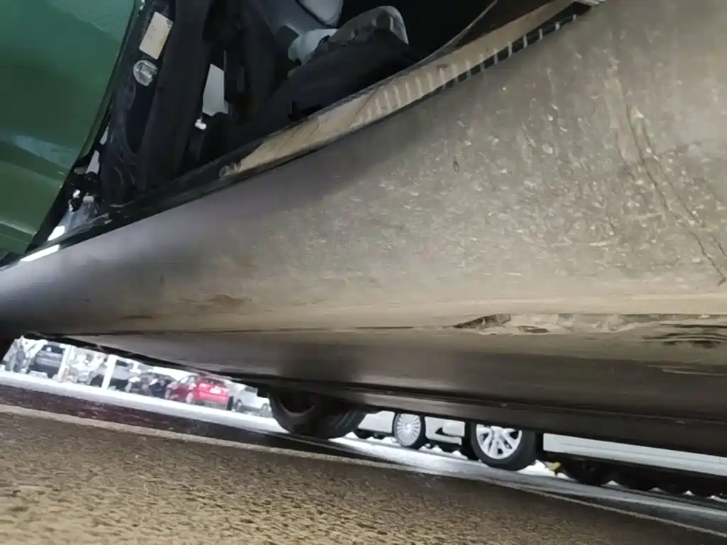 Tesla Model Y — миниатюра 21