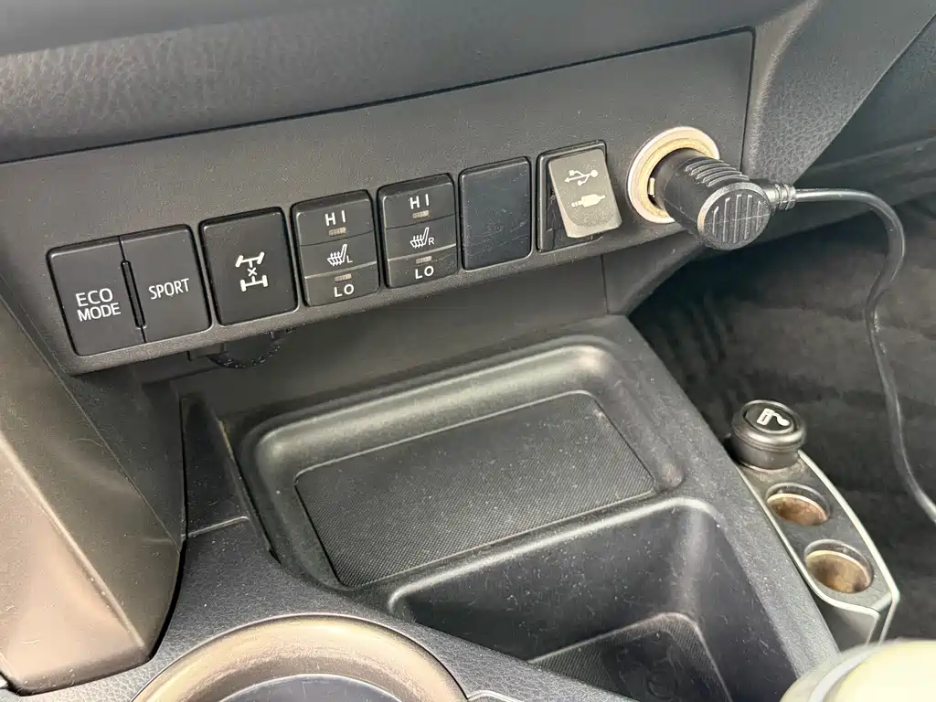 Toyota RAV4 — миниатюра 14