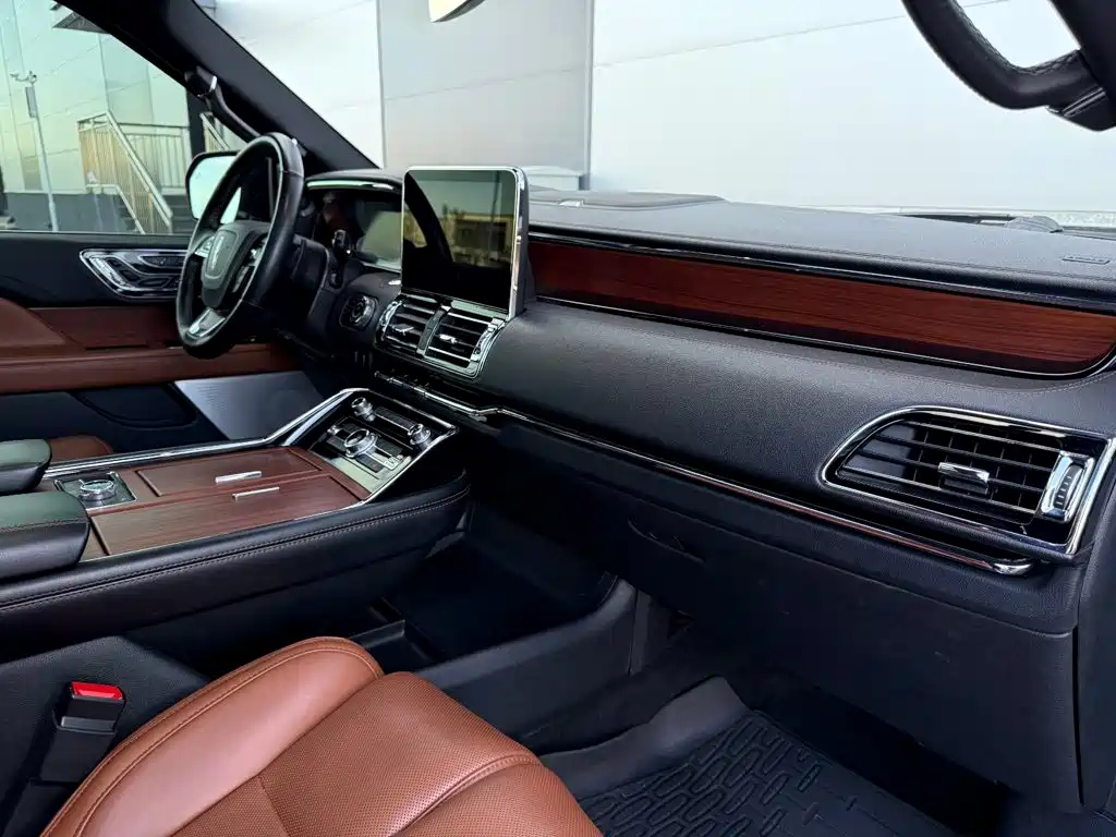 Lincoln Navigator — миниатюра 37