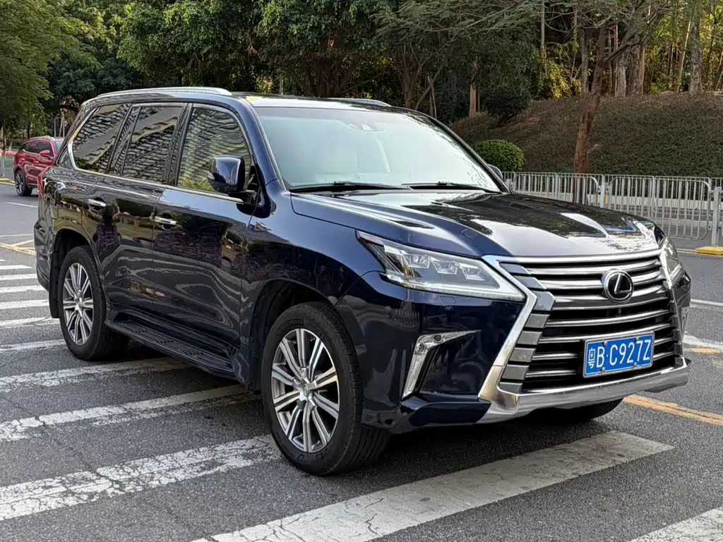 LEXUS LX