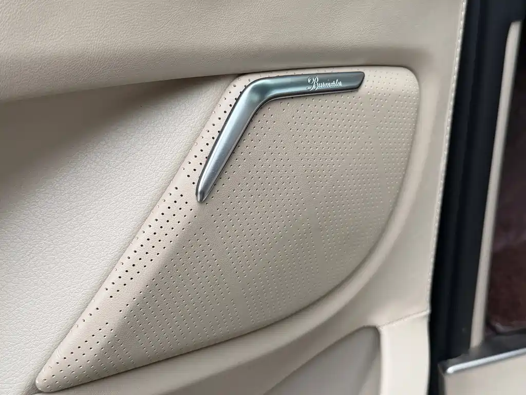 Mercedes-Benz V-Class — миниатюра 12