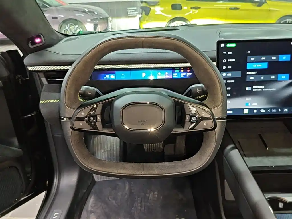 Lynk & Co 10 — миниатюра 11