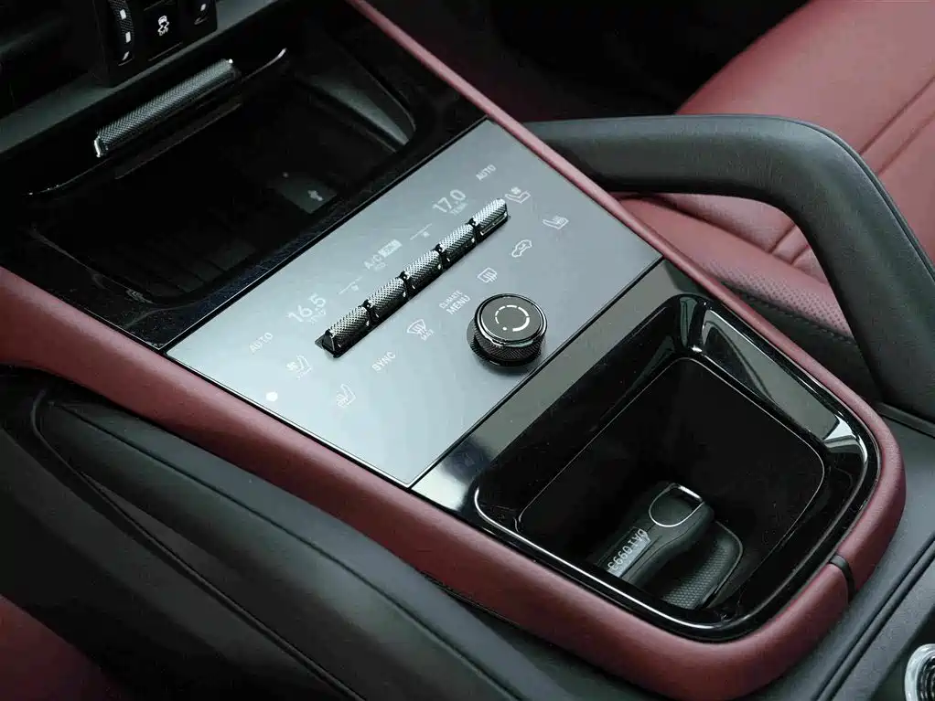 Porsche Cayenne — миниатюра 11