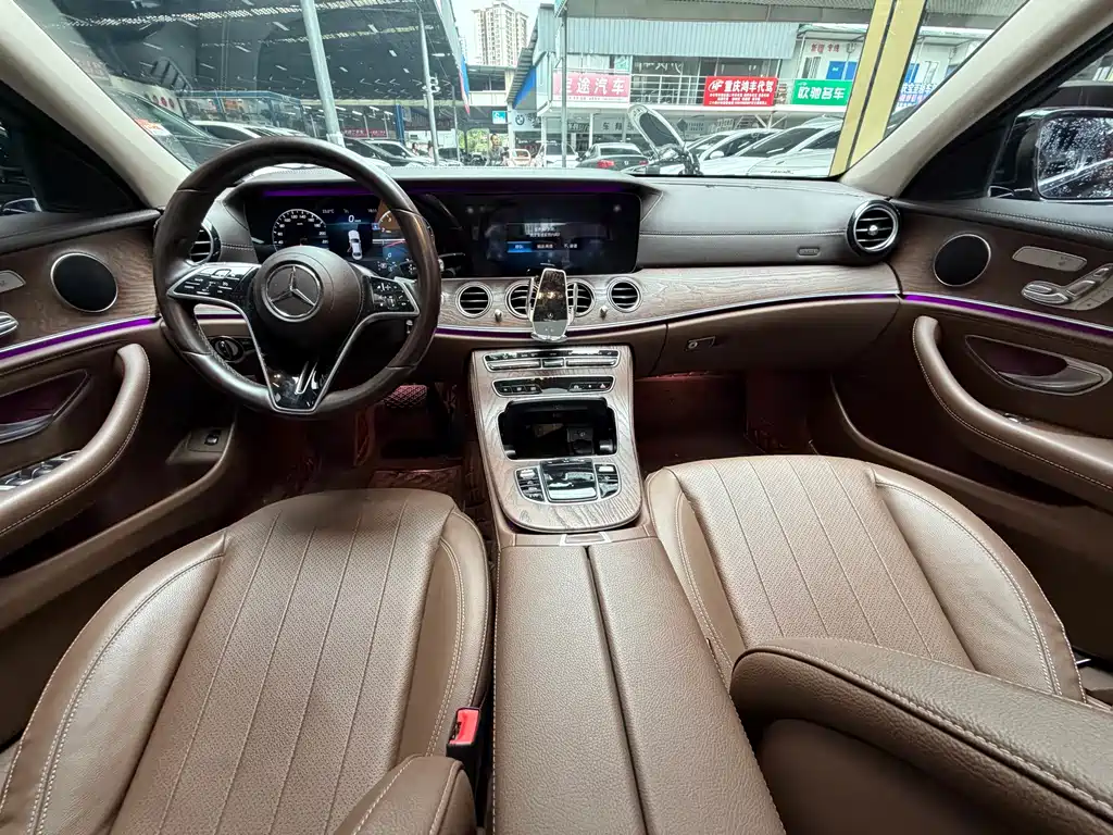 Mercedes-Benz E-Class — миниатюра 18
